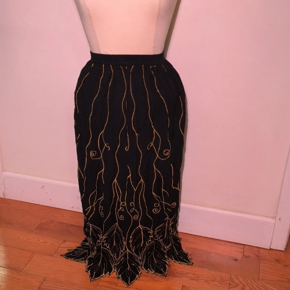 🧚‍♀️Whimsigoth Fairycore Black + Gold Skirt